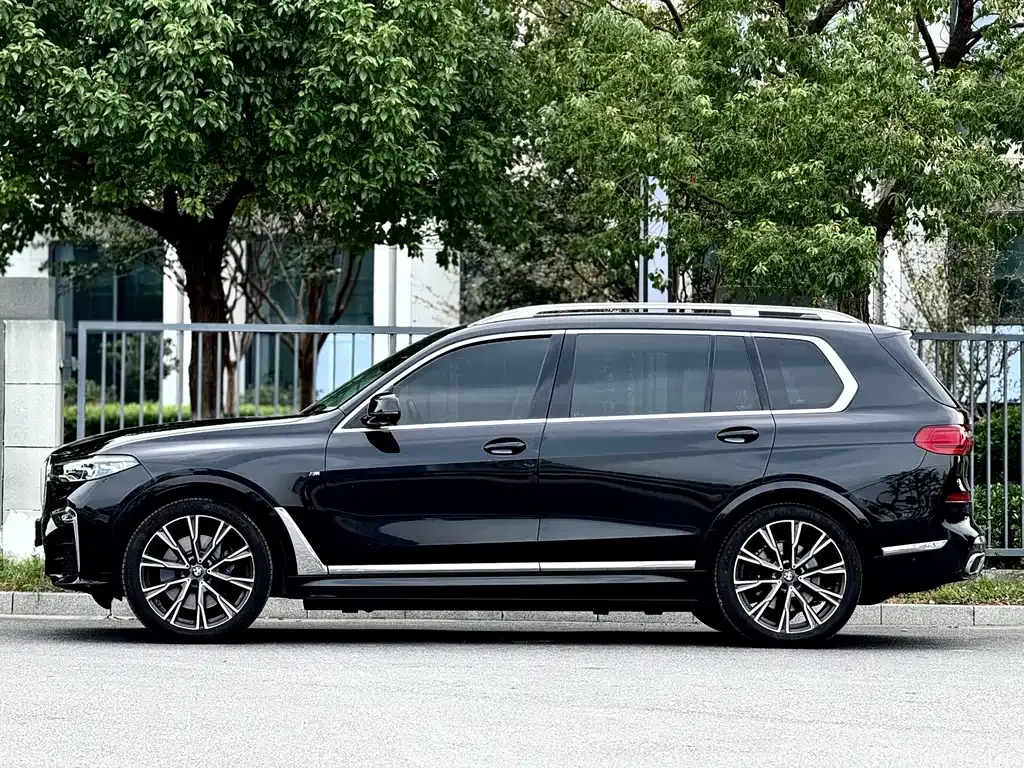 BMW X7 — фото 3