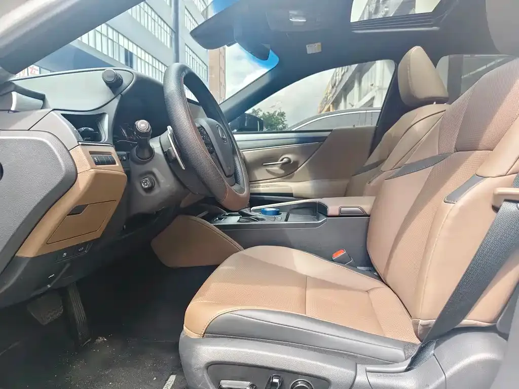 Lexus ES 2025 из CN, фото 3