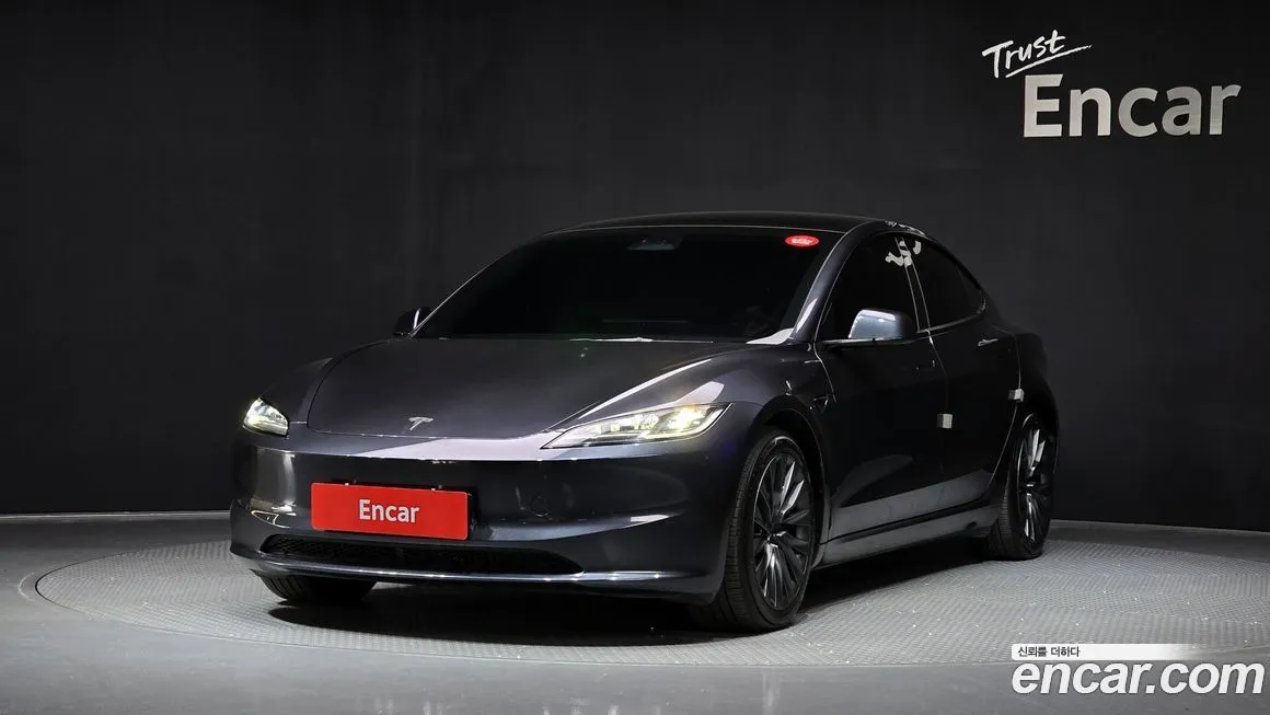 Tesla Model 3 — фото 1