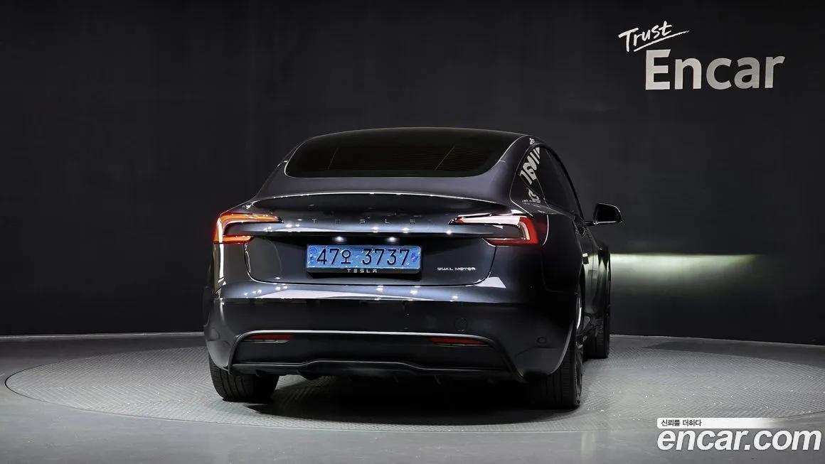Tesla Model 3 — фото 4