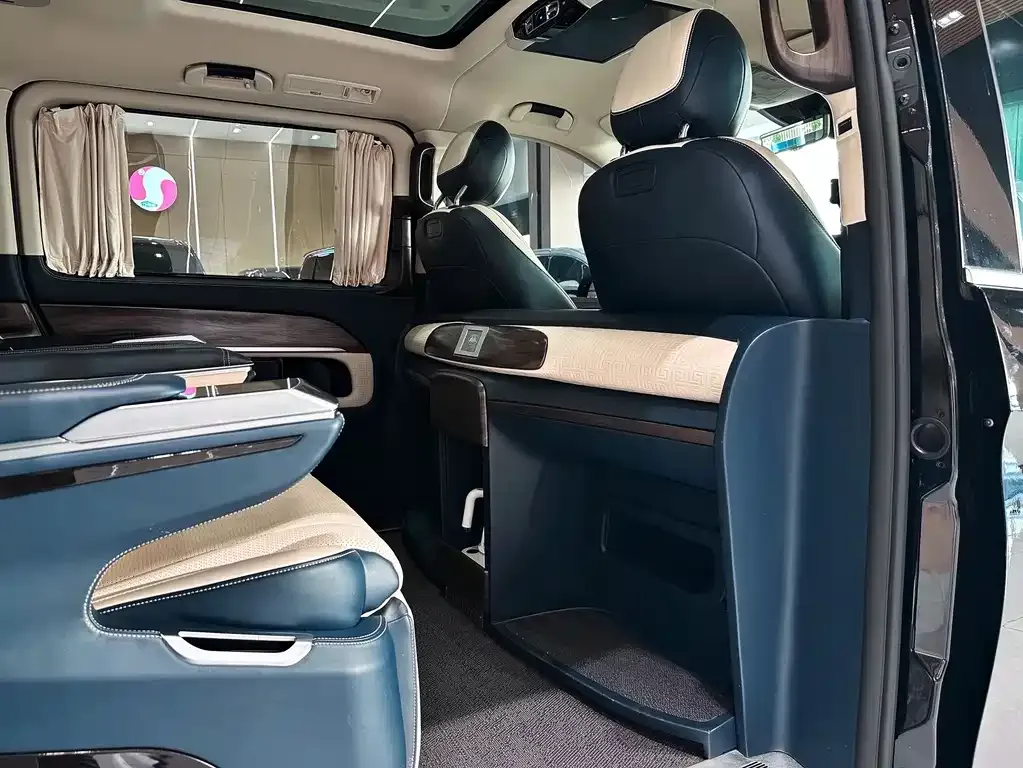 Mercedes-Benz V-Class 2021 из CN, фото 8