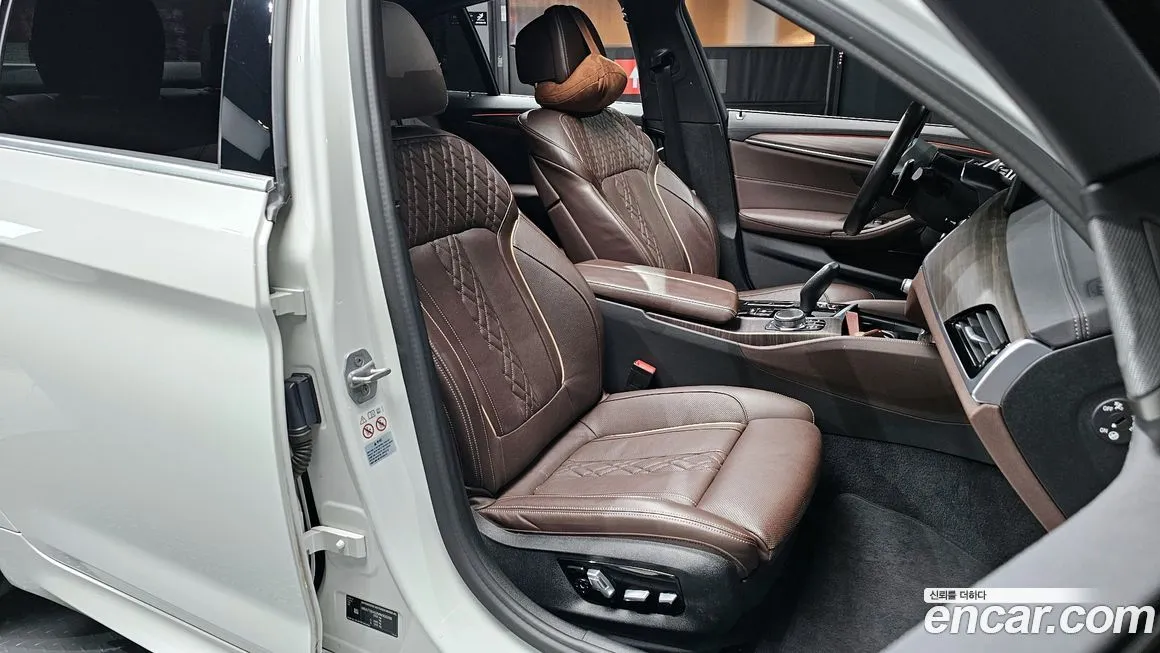 BMW 5-Series 2021 из KR, фото 10