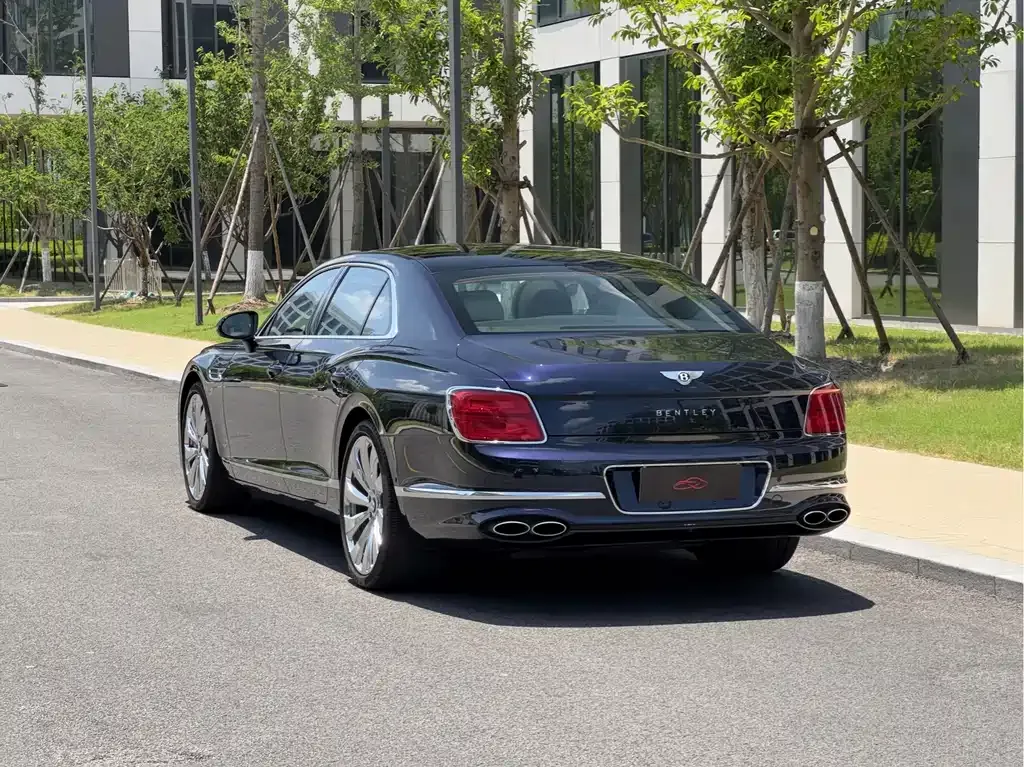 Bentley Flying Spur 2022 из CN, фото 8
