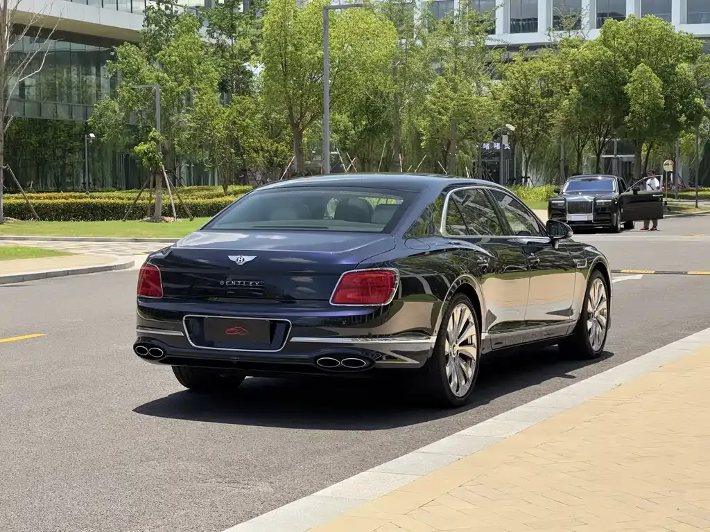 Bentley Flying Spur 2022 из CN, фото 9