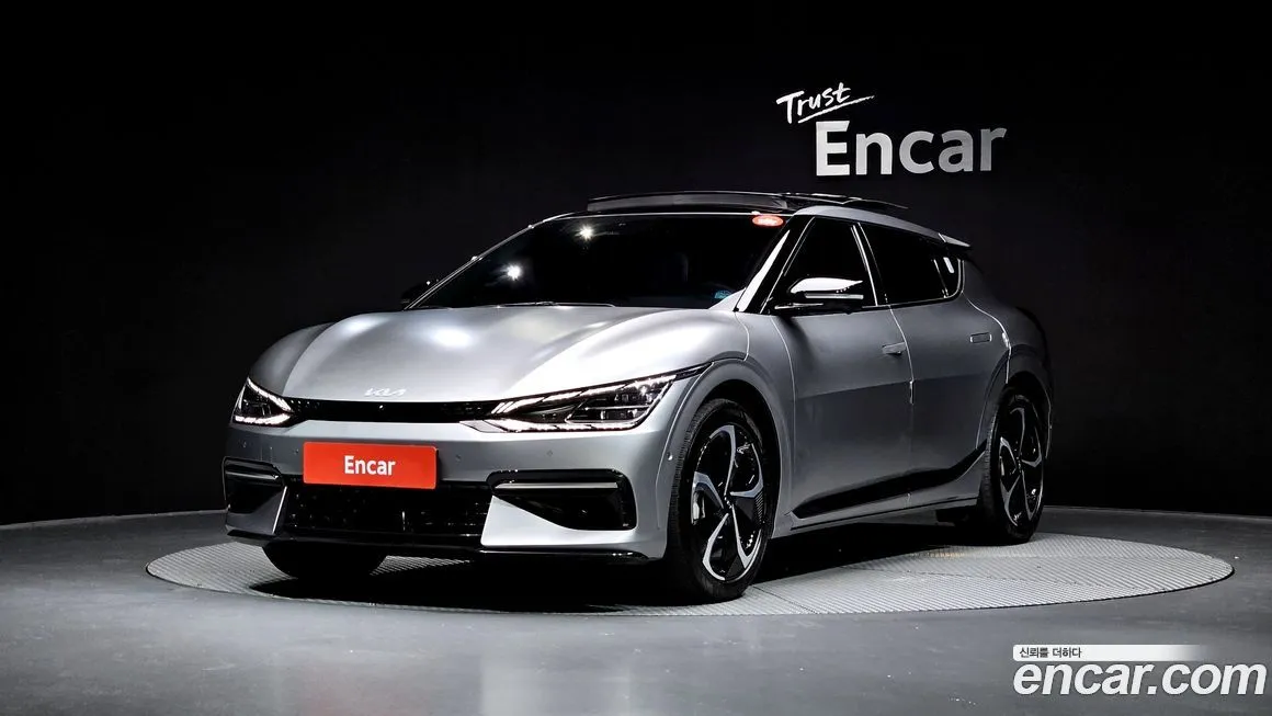 Kia EV6 — фото 1
