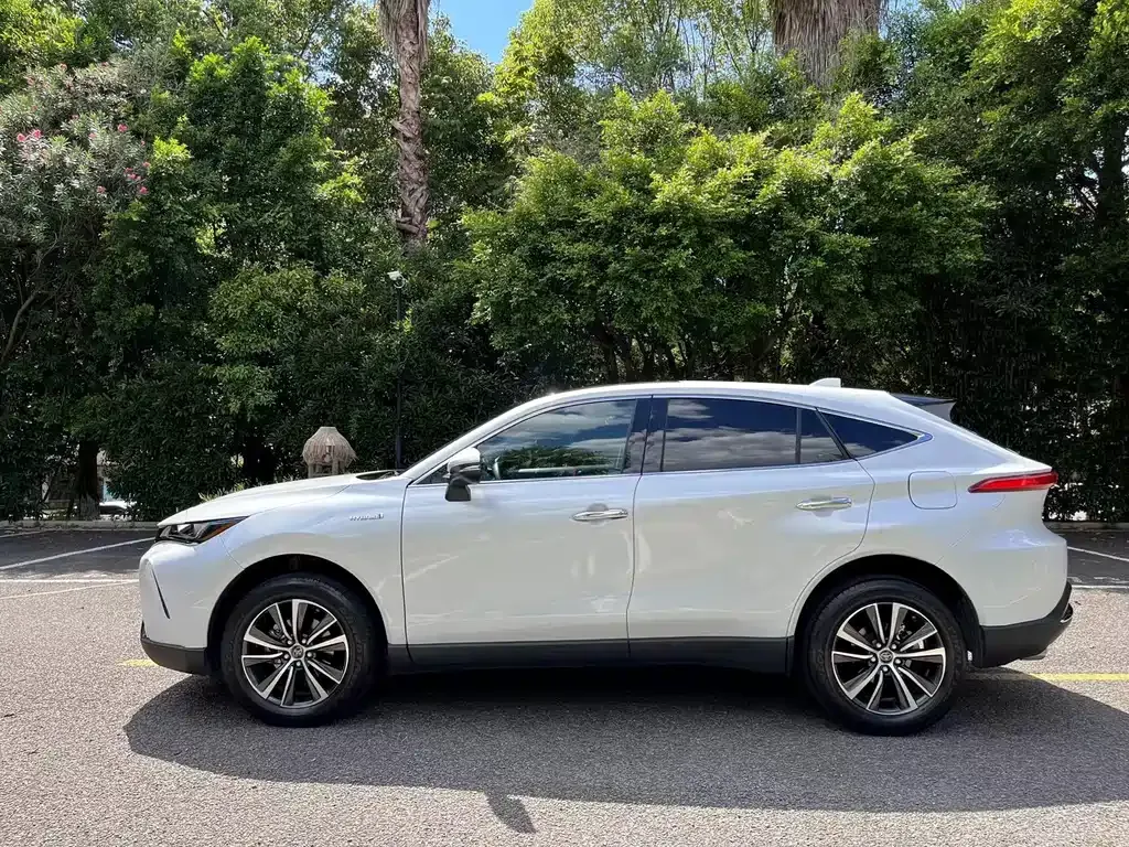 Toyota Harrier — фото 10