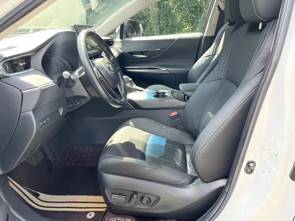 Toyota Harrier — фото 4