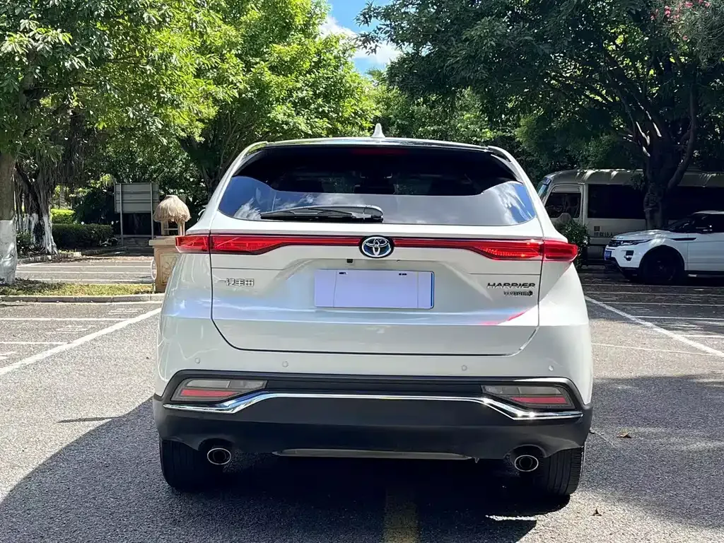 Toyota Harrier — фото 8