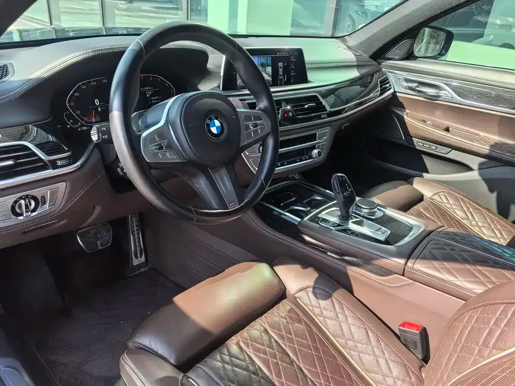 BMW 7 Series — фото 4