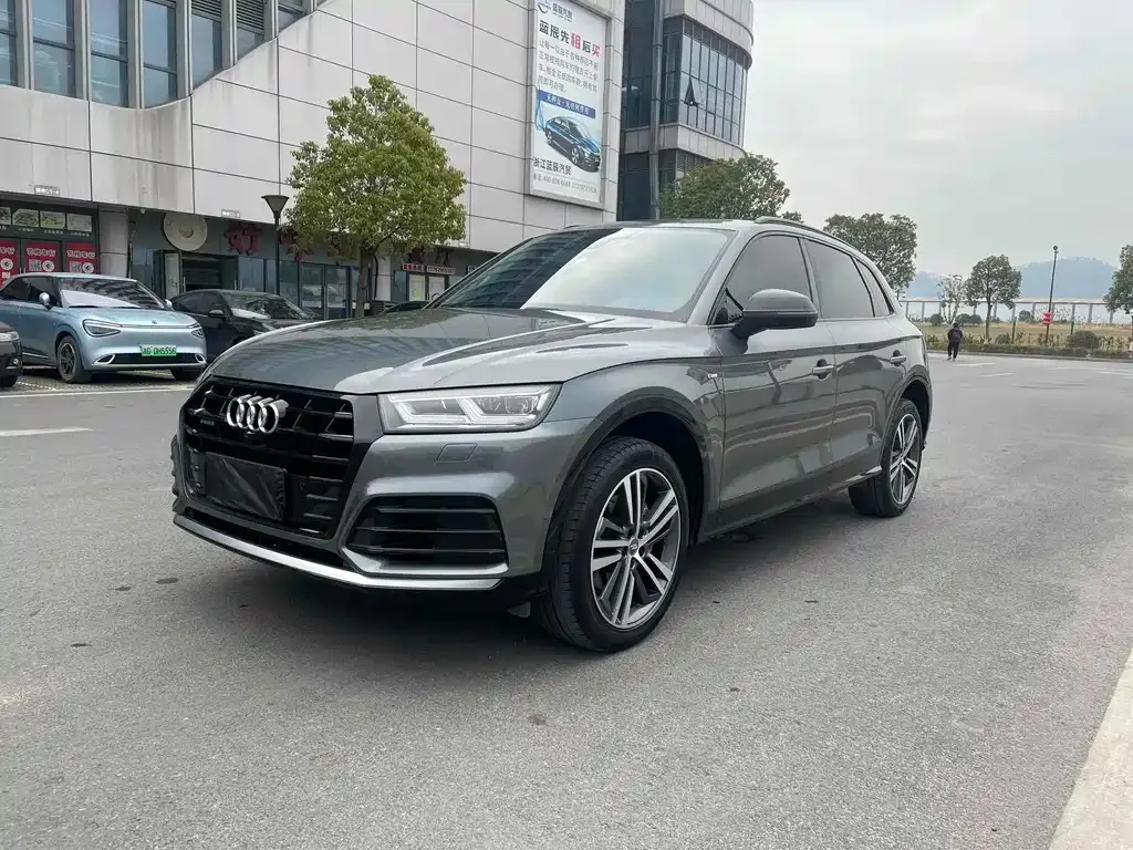 Audi Q5L 2021 из CN, фото 1