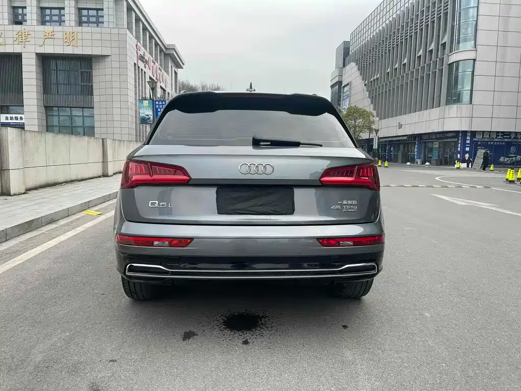 Audi Q5L 2021 из CN, фото 5