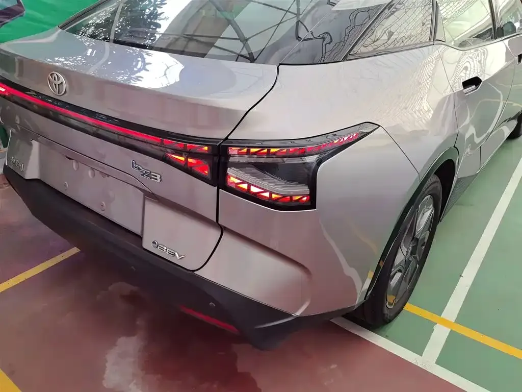 Toyota bZ3 2024 из CN, фото 8