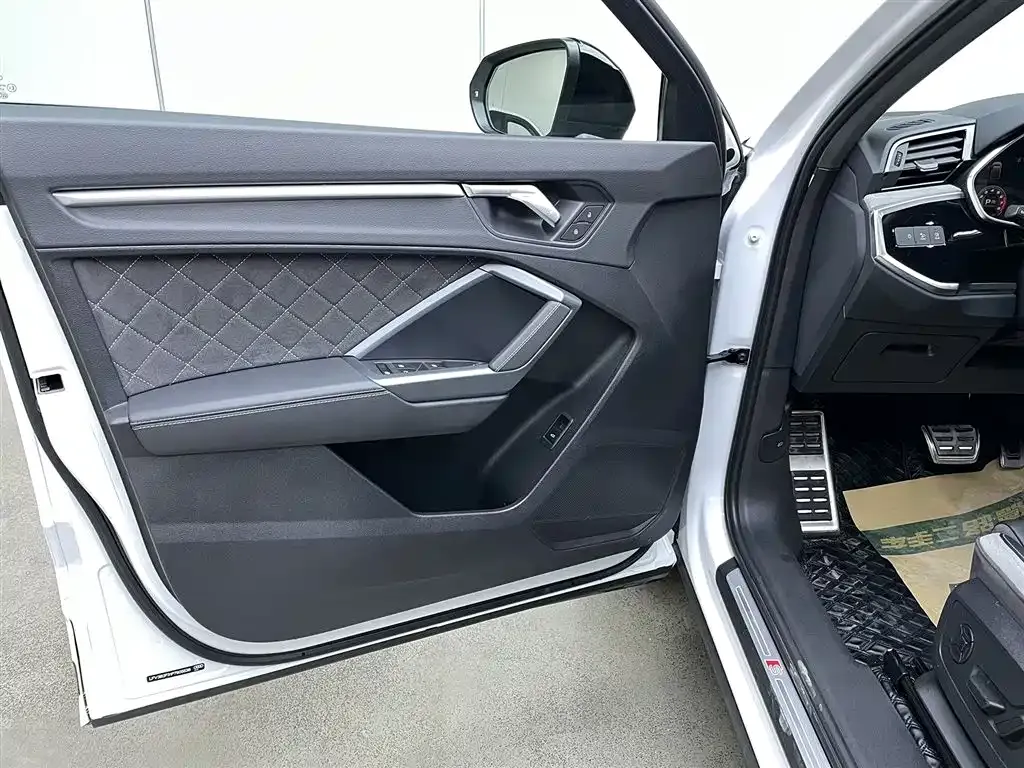 Audi Q3 Sportback 2024 из CN, фото 5