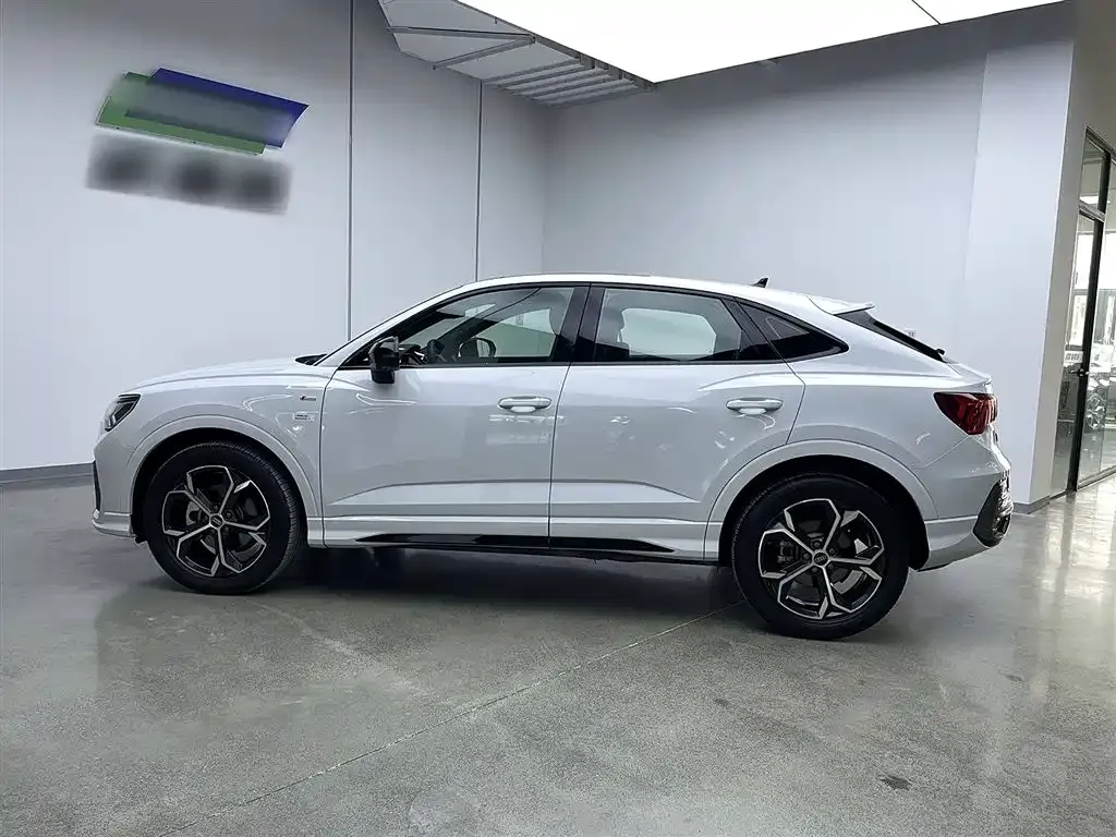 Audi Q3 Sportback 2024 из CN, фото 9