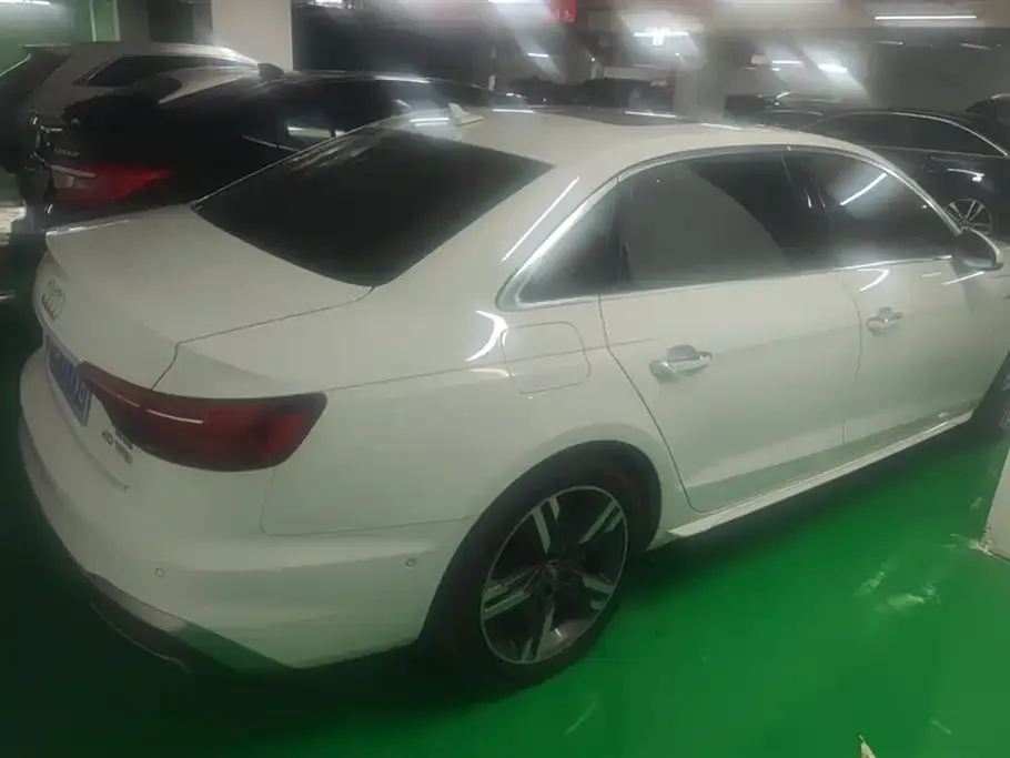 Audi A4L 2021 из CN, фото 3
