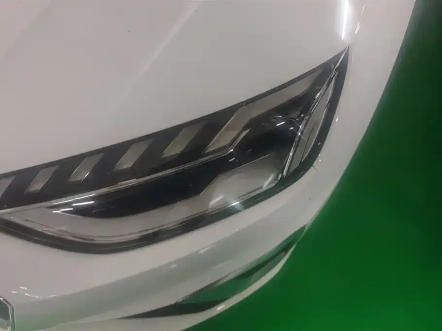 Audi A4L 2021 из CN, фото 5