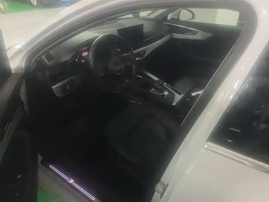 Audi A4L 2021 из CN, фото 9