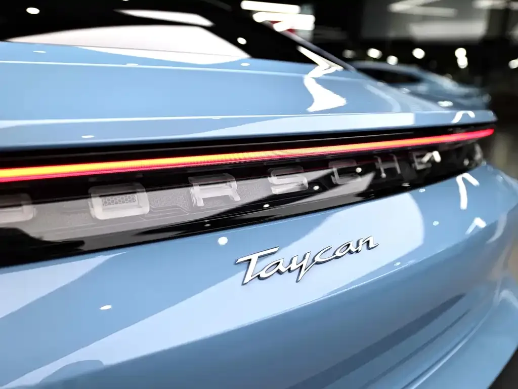 Porsche Taycan — фото 6