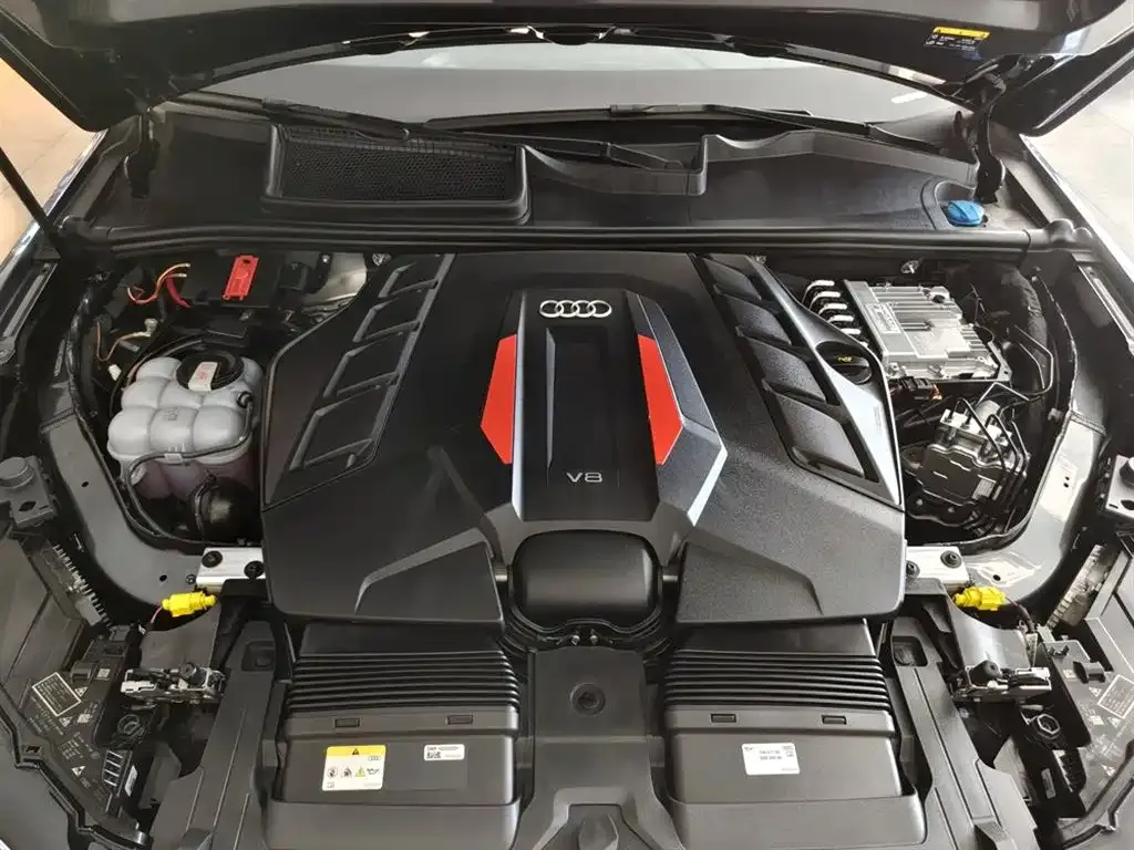 Audi SQ7 2024 из CN, фото 10