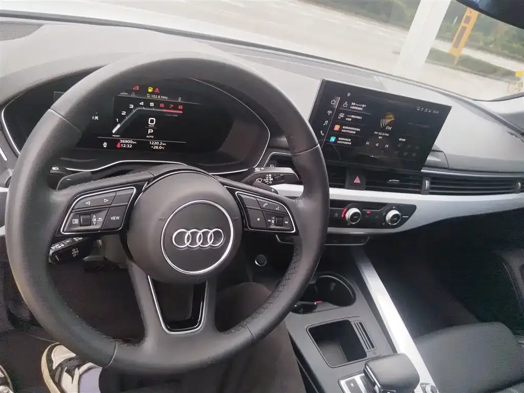 Audi A4L 2024 из CN, фото 10