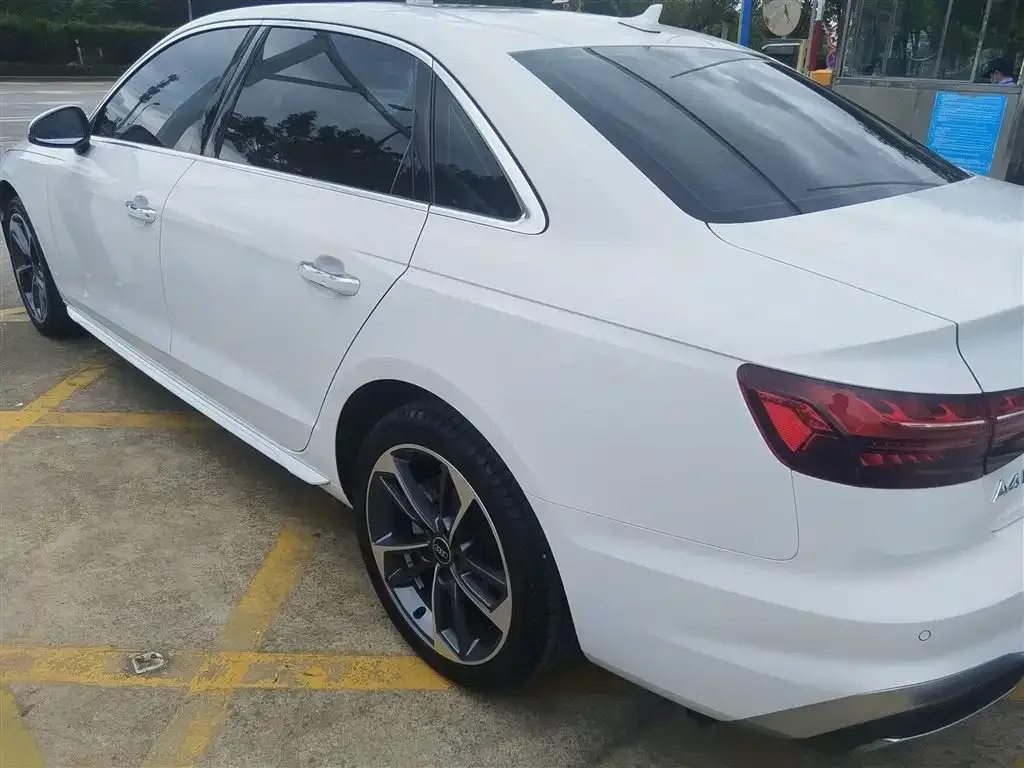 Audi A4L 2024 из CN, фото 5