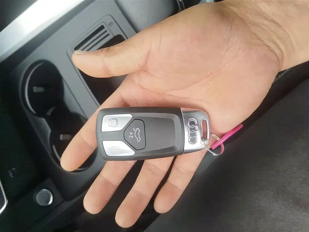 Audi A4L 2024 из CN, фото 9