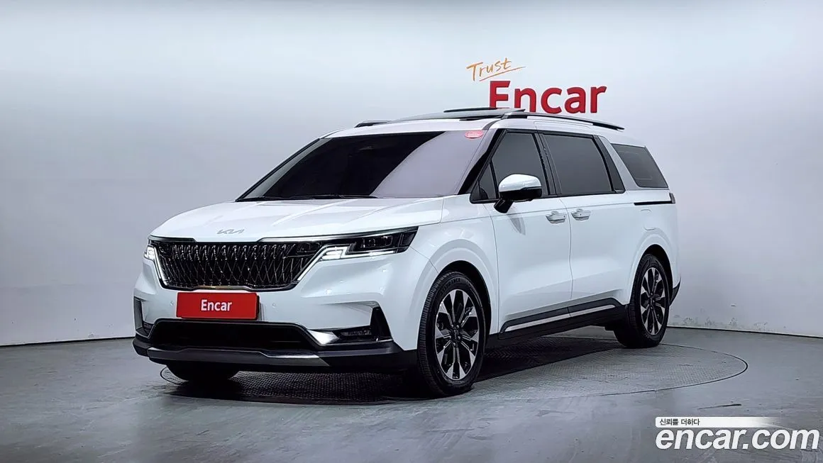 Kia Carnival — фото 1