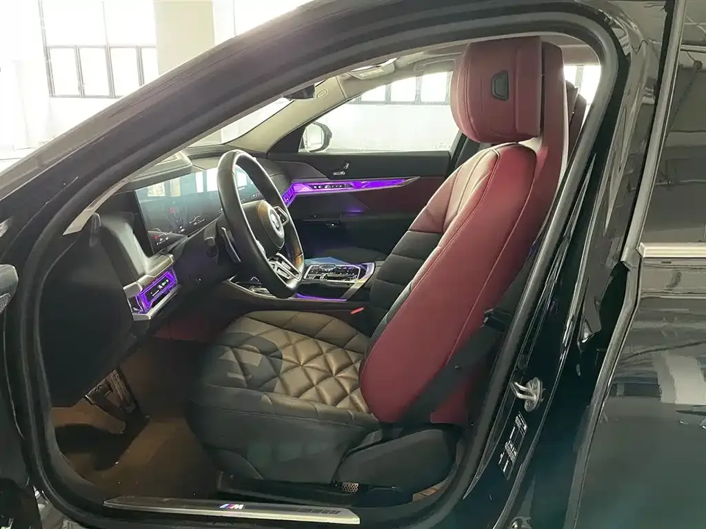 BMW 7 Series 2024 из CN, фото 8