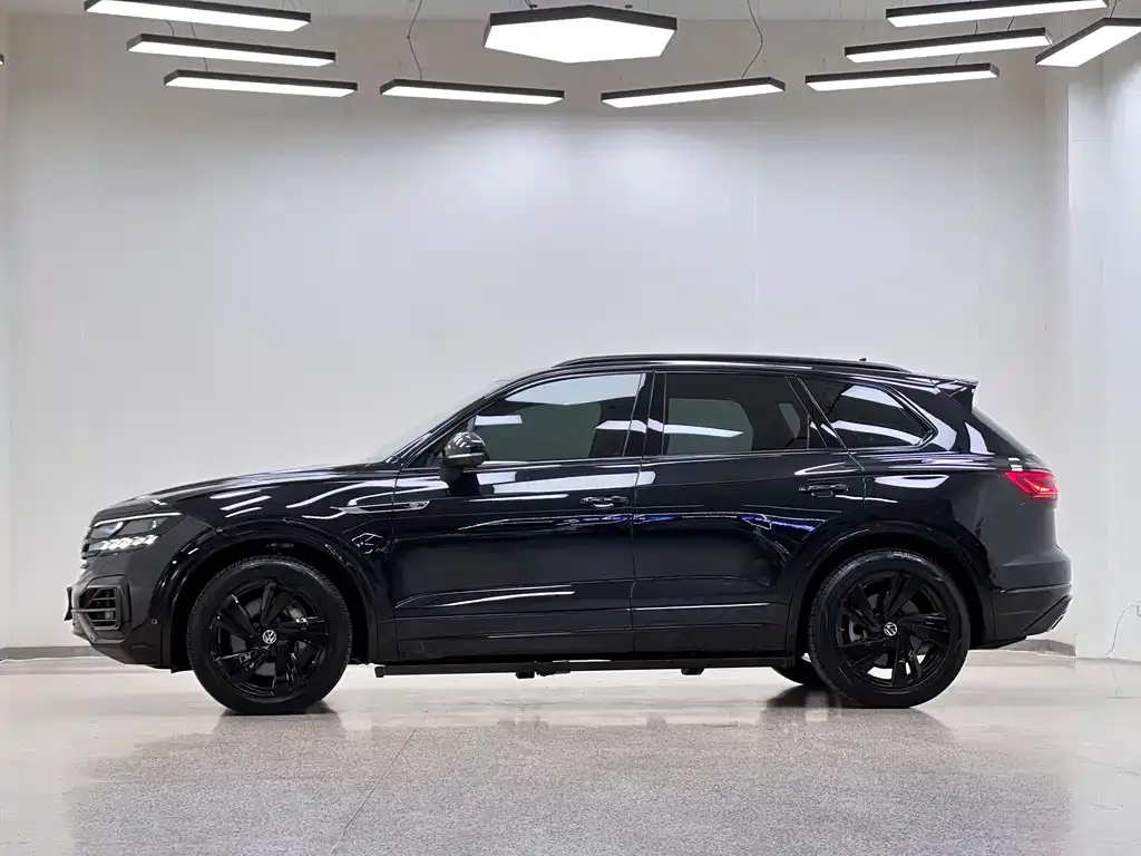 Volkswagen Touareg 2023 из CN, фото 7