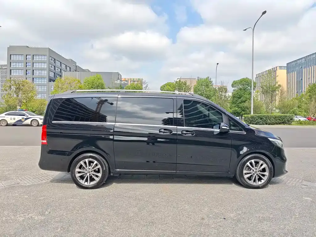 Mercedes-Benz V-Class 2022 из CN, фото 4