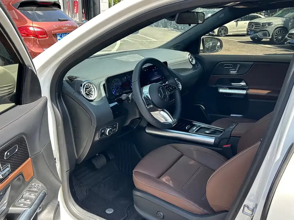 Mercedes-Benz EQA 2025 из CN, фото 8