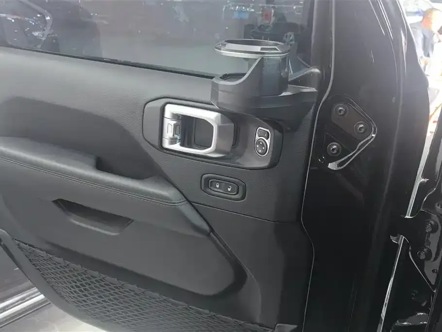 Jeep Wrangler 2022 из CN, фото 7