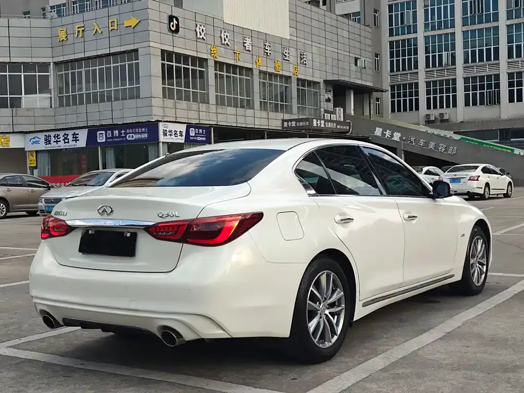 Infiniti Q50L 2023 из CN, фото 4