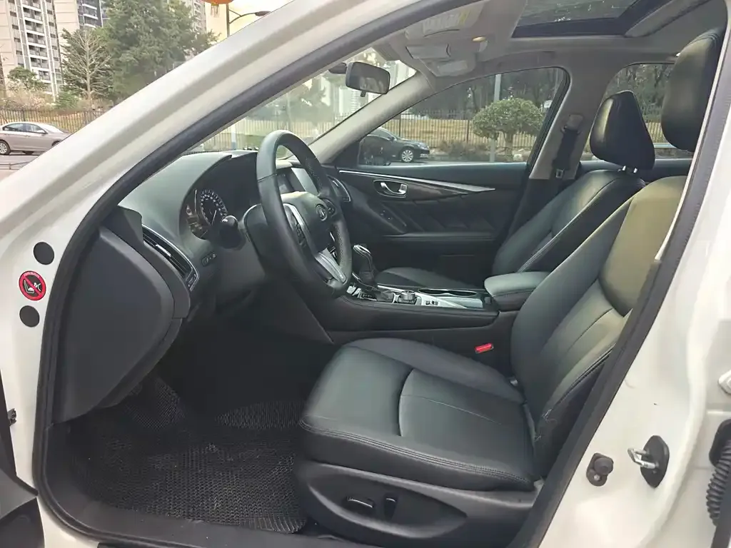 Infiniti Q50L 2023 из CN, фото 7