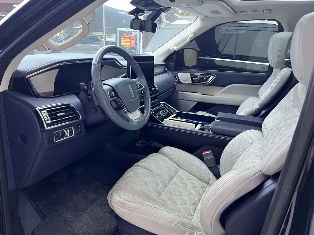 Lincoln Navigator One 2023 из CN, фото 5