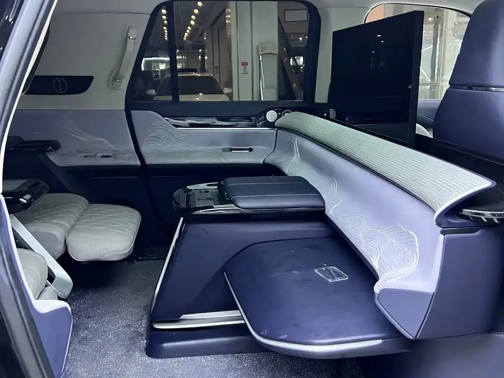 Lincoln Navigator One 2023 из CN, фото 7