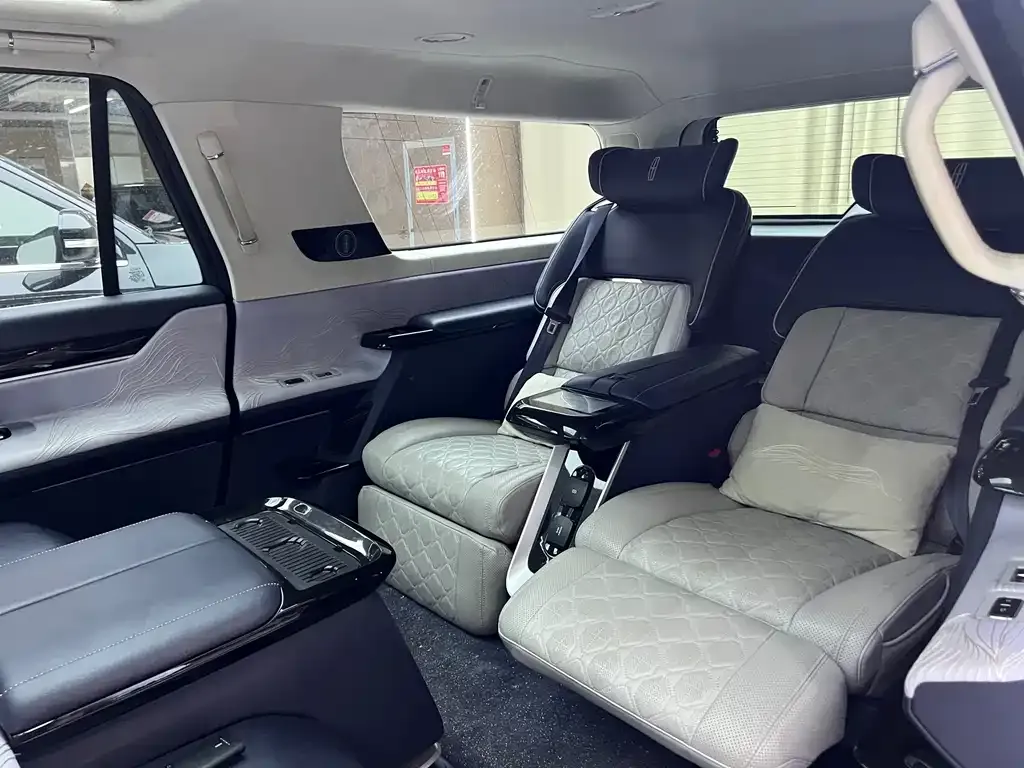 Lincoln Navigator One 2023 из CN, фото 8