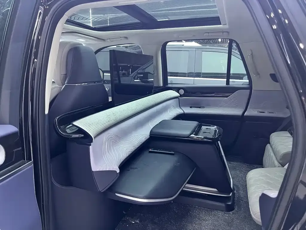 Lincoln Navigator One 2023 из CN, фото 9