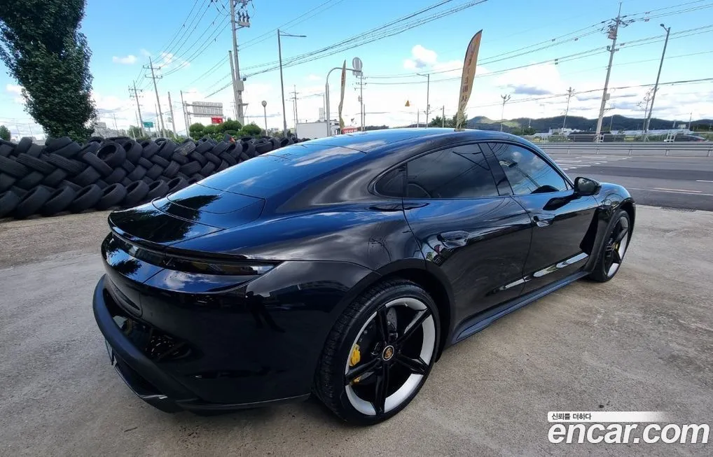 Porsche Taycan 2022 из KR, фото 2