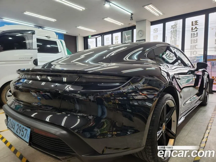 Porsche Taycan 2022 из KR, фото 9