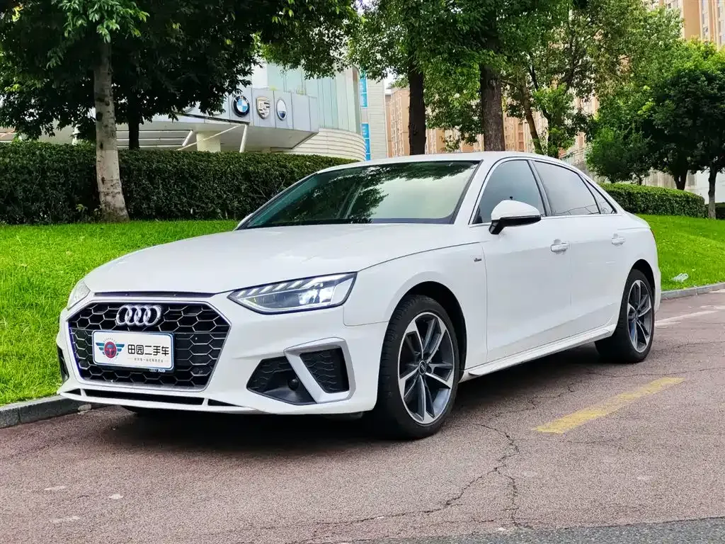 Audi A4L 2022 из CN, фото 1