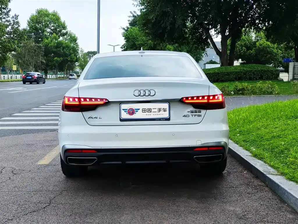 Audi A4L 2022 из CN, фото 5
