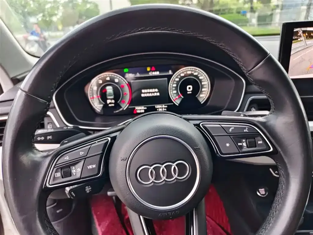 Audi A4L 2022 из CN, фото 6