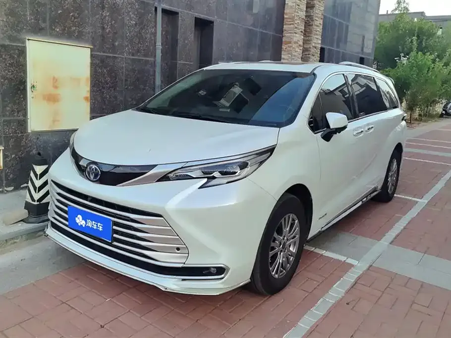 Toyota Sienna 2022 из CN, фото 1