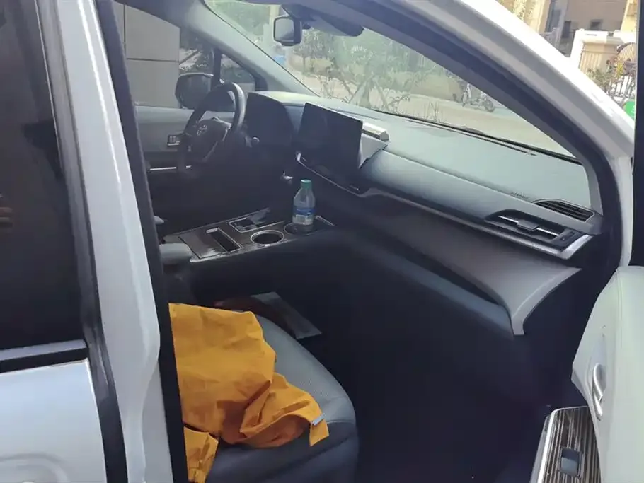 Toyota Sienna 2022 из CN, фото 8