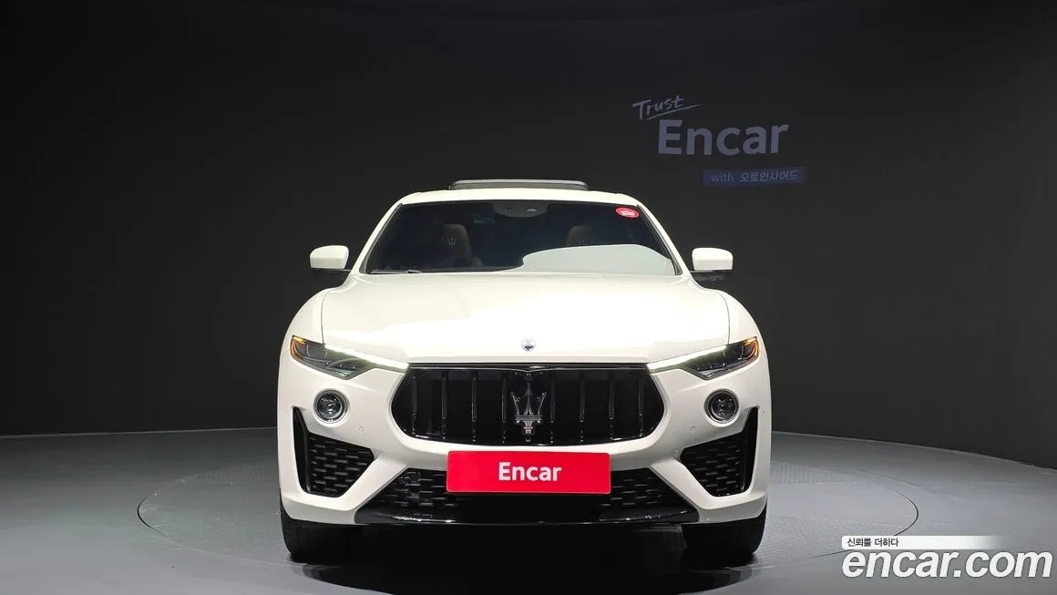 Maserati Levante — фото 3