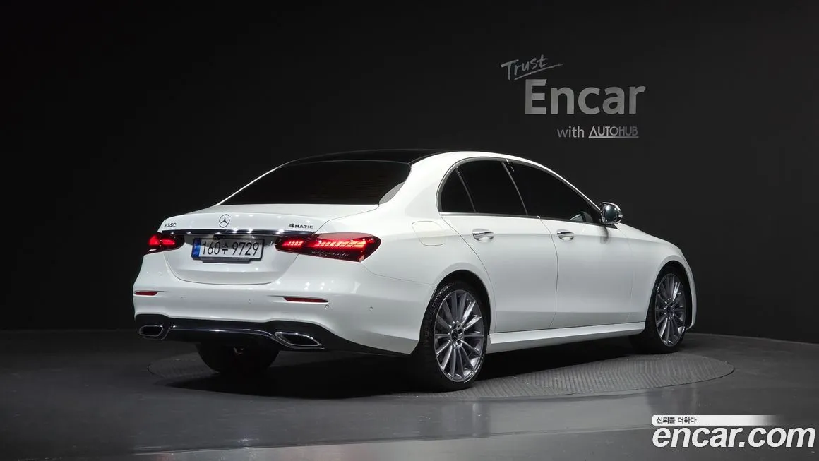 Mercedes-Benz E-Class — фото 2
