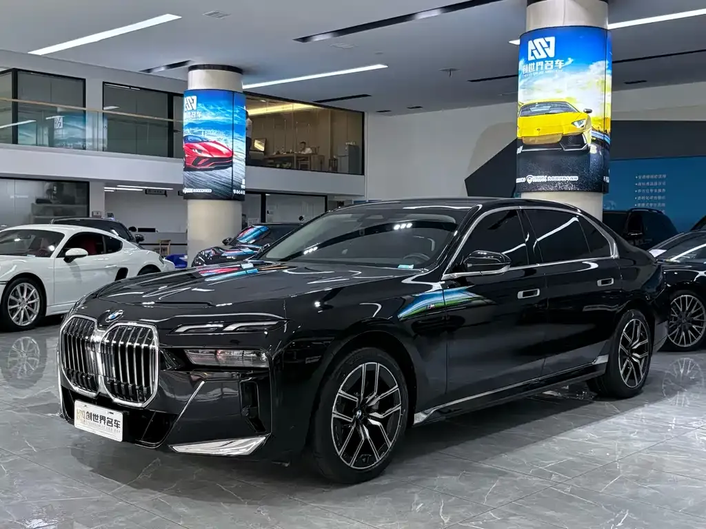 BMW 7 Series 2024 из CN, фото 1