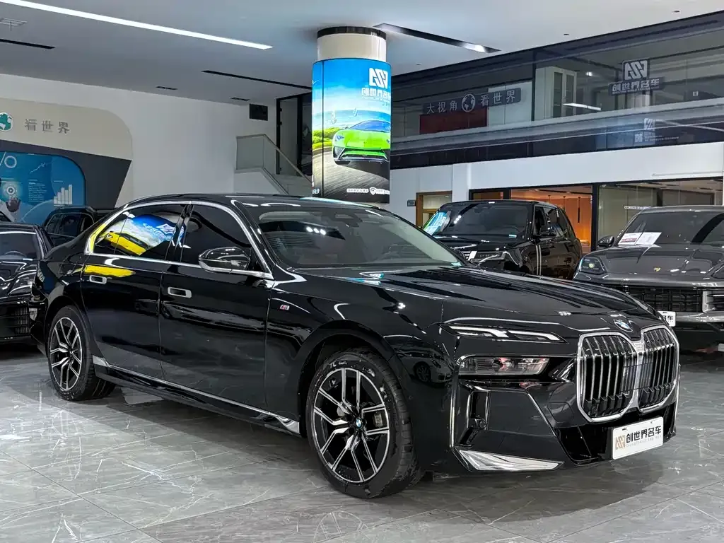 BMW 7 Series 2024 из CN, фото 3