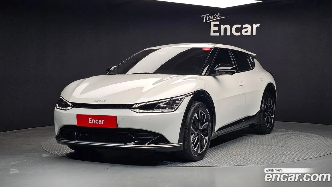 Kia EV6 — фото 1